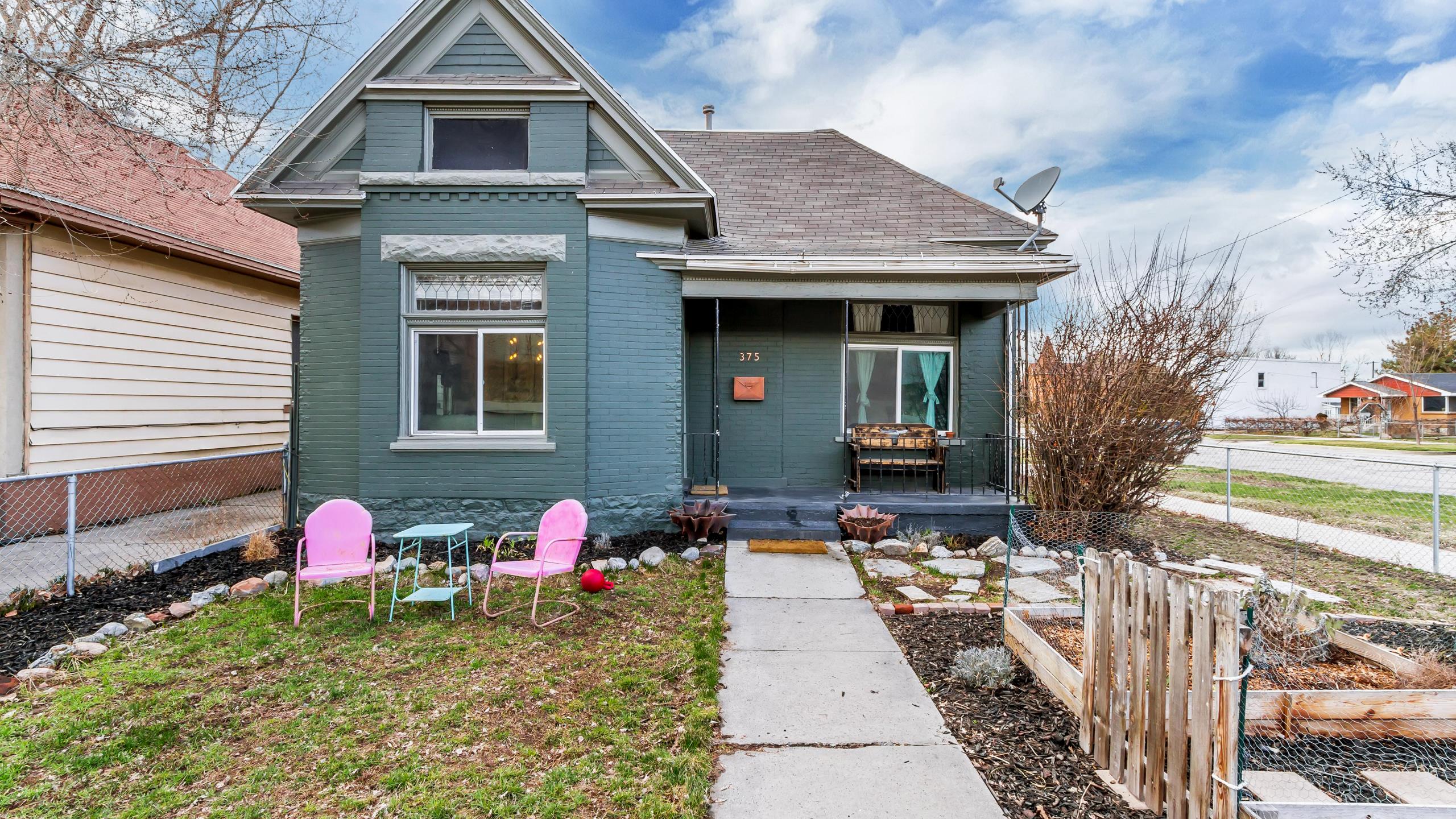 Rose Park Room to Bloom